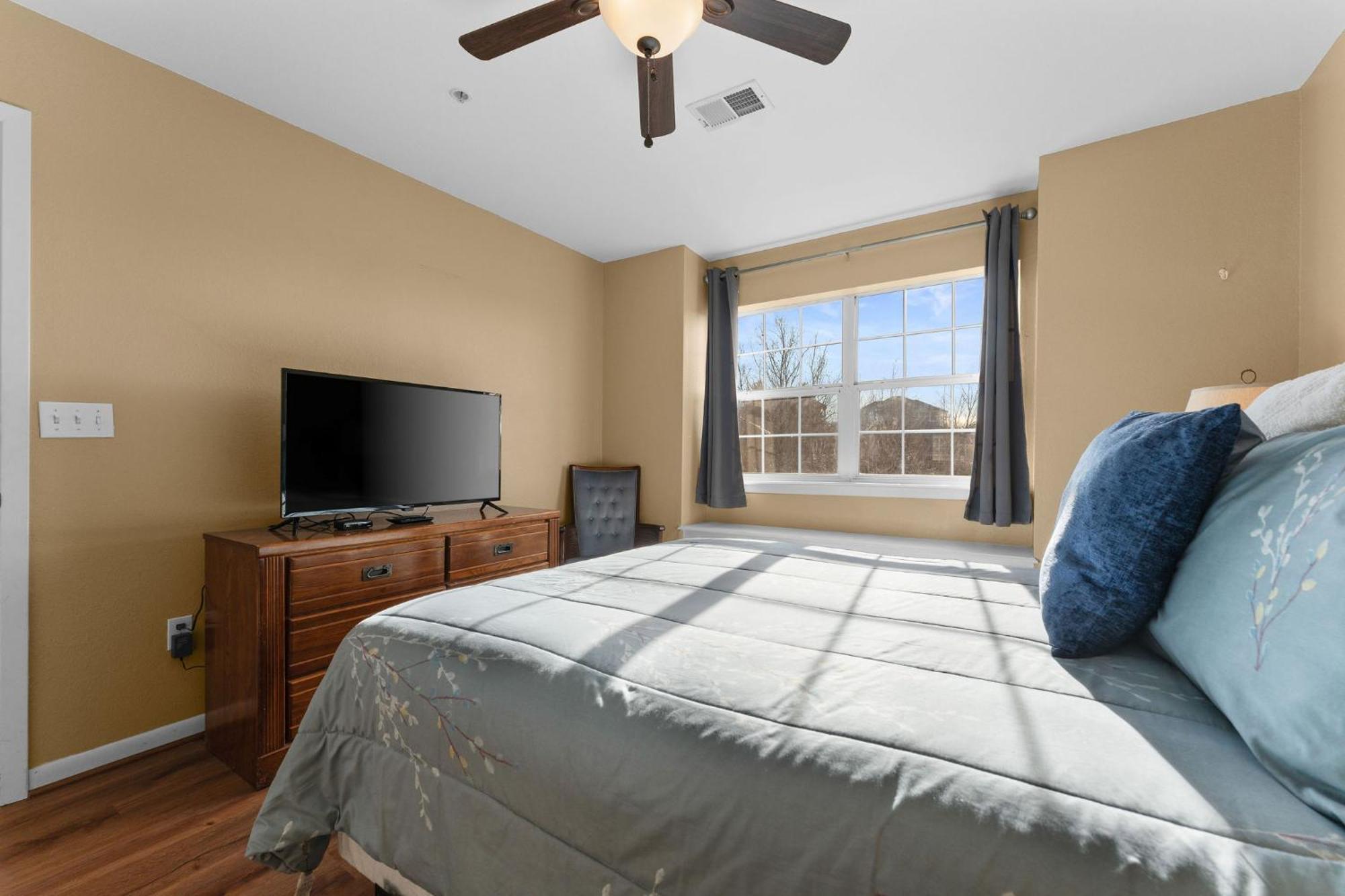 Cozy Top Floor 2Br Condo With View And Amenities!! Point Lookout Eksteriør billede