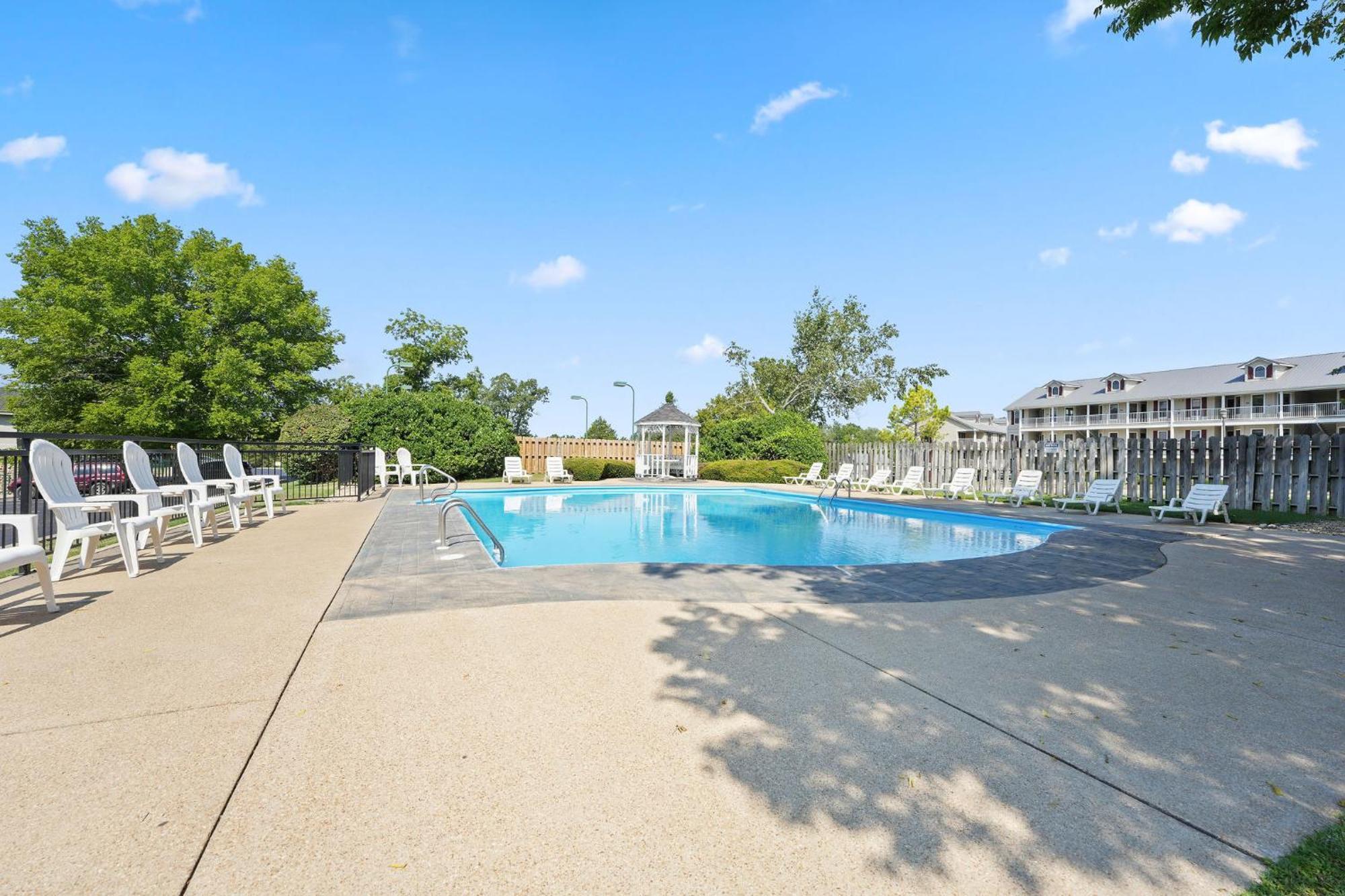Cozy Top Floor 2Br Condo With View And Amenities!! Point Lookout Eksteriør billede